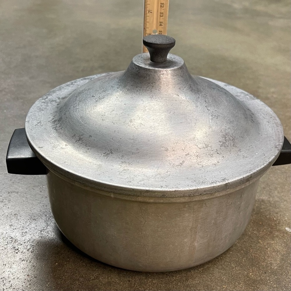 Vintage Regal Ware Accent II 4 Qt Aluminum Dutch Oven w Lid - Picture 7 of 9
